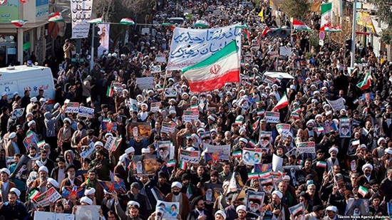 صحيفة إيرانية: السلطة القضائية الإيرانية هددت الثوار بالاعتقال