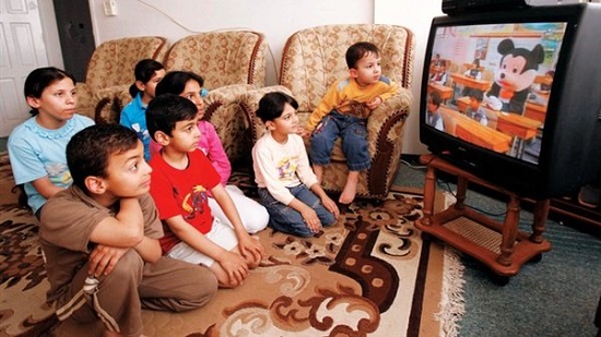 أضرار مشاهدة التلفزيون على الأطفال