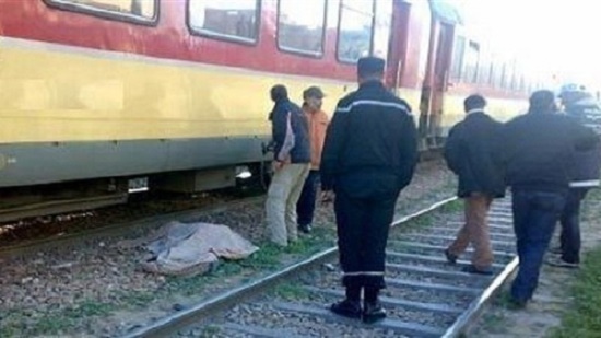 العثور على شاب مصاب على شريط السكة الحديد بإدفو في ظروف غامضة
