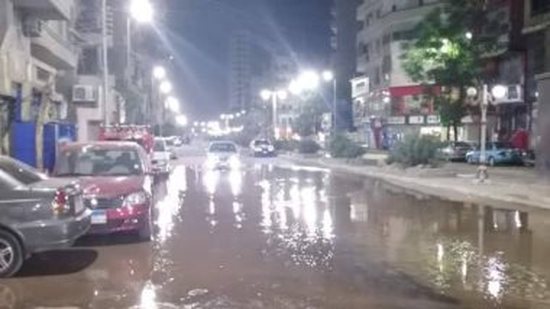 انقطاع المياه عن وسط الإسكندرية بسبب كسر مفاجئ فى خط رئيسى