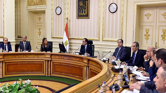 رئيس الوزراء يستعرض خطوات تيسير الإفراج الجمركي عن البضائع بالموانئ المصرية