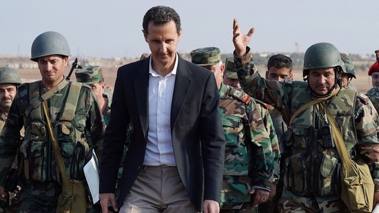 الأسد يجيب على سؤال يضحكه دائما