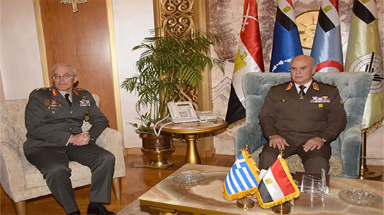 رئيس الأركان يلتقى قائد القوات البرية اليونان
