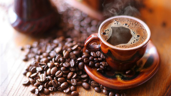 شرب القهوة قد يقلل من خطر الإصابة بأمراض القلب