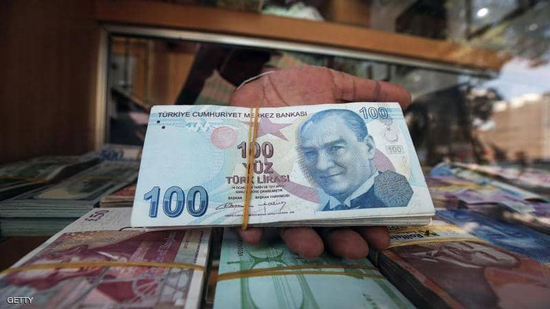 فقدت العملة التركية قرابة 30 في المئة من قيمتها