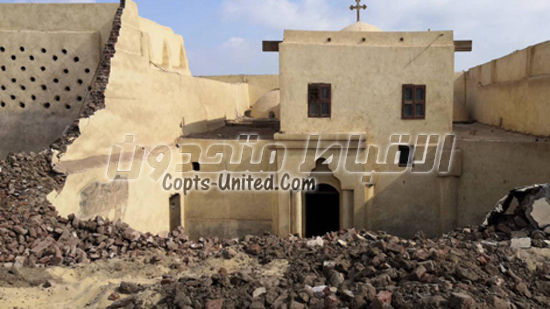  أثار المنيا تحيل ملف انهيار السور الاثري لدير ابو فانا للنيابة العامة 