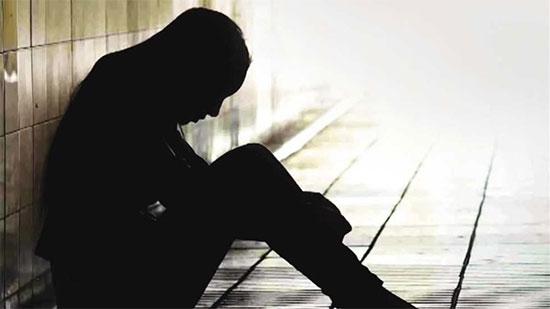 الصحة النفسية: خط ساخن لمواجهة حالات الانتحار.. وأطباء متخصصون للرد