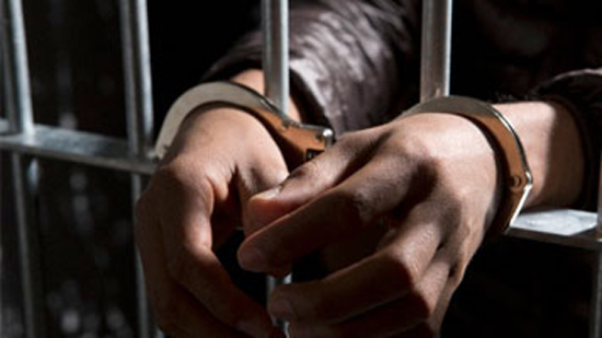 حبس 3 مسجلين سرقوا عضو بمجلس النواب تحت تهديد السلاح بأسوان 4 أيام
