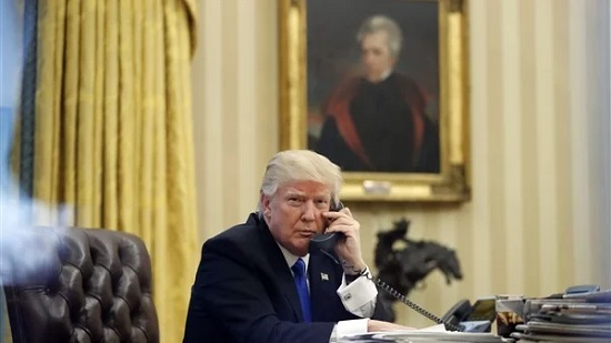 واشنطن بوست: ترامب يستخدم خطوطا هاتفية سهلة الاختراق