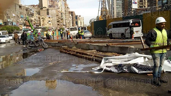 سقوط سور أعمال إنشاء مترو الأنفاق بشارع جامعة الدول العربية 