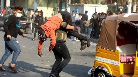  طعن المحتجين العراقيين بالسكاكين بمدينة كربلاء 