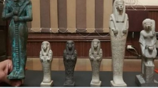 ضبط عاطلين بحوزتهما تماثيل أثرية وحشيش بالإسكندرية
