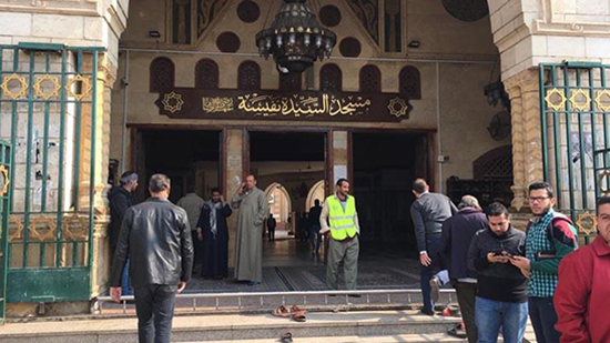 محيط مسجد السيدة نفسية قبل جنازة ياسر زايد 