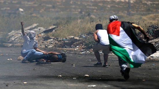إصابة 13 فلسطينيًا في الجمعة الـ45 لمسيرات العودة
