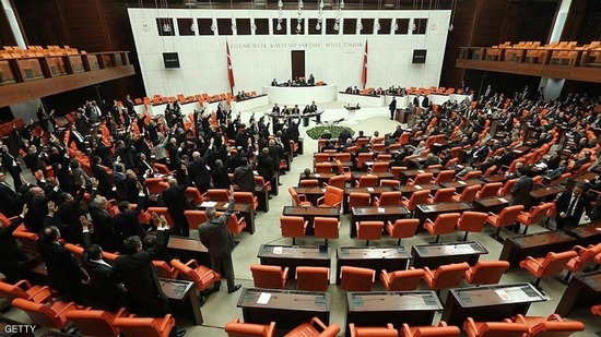 البرلمان التركي يوافق على اتفاقية أردوغان والسراج العسكرية