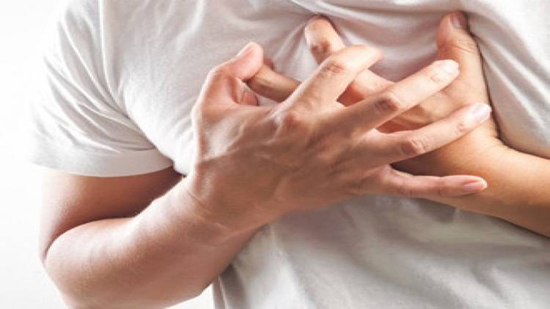 دراسة : العمل الإضافى يصيب الإنسان بأمراض القلب