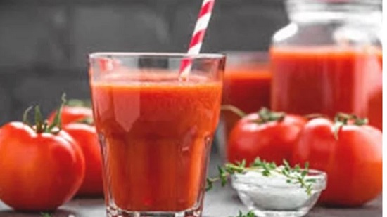 ماذا يحدث للجسم عند تناول عصير الطماطم؟