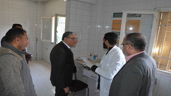 محافظ المنيا يتفقد مستشفى مصر الحرة