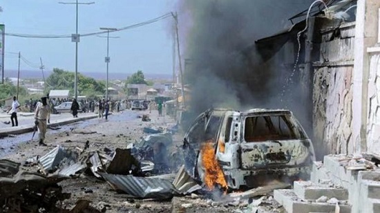  تفجير انتحاري يوقع عشرات القتلي و الجرحي في الصومال

