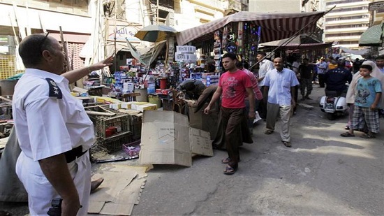  محافظة الإسكندرية تواصل حملتها على مكبرات الصوت المصاحبة للباعة الجائلين 
