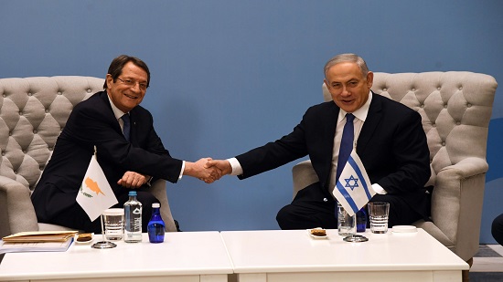  نتنياهو يوقع مع الرئيس القبرصي اتفاقية الغاز لتصديره إلى أوروبا 
