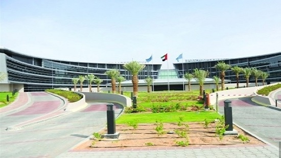  جامعة الإمارات تشدد شروط القبول 
