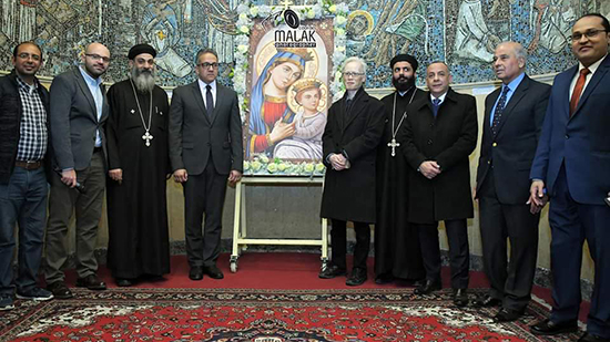 بالصور.. وزير السياحة يزور الكاتدرائية المرقسية بالإسكندرية