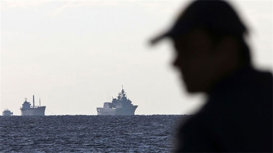 البحرية الليبية توقف باخرة إيطالية 