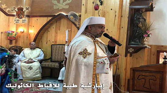 صور .. الأنبا عمانوئيل عياد يقود احتفال عيد كنيسة هروب العائلة المقدسة بقنا