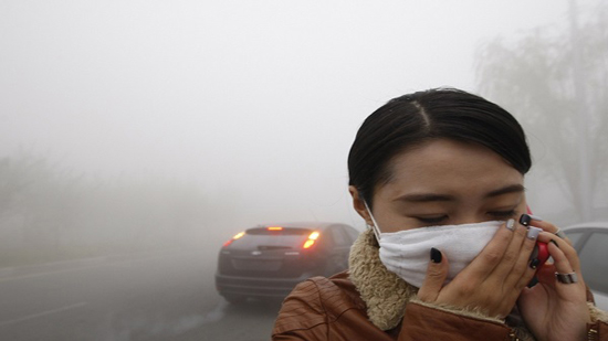 تلوث الهواء يضر بنضارة البشرة !