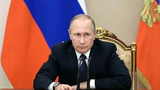 بوتين يقبل استقالة الحكومة الروسية

