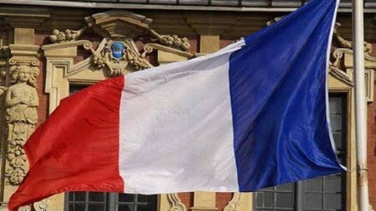  صحيفة ليبراسيون : 1200 مسؤول يهددون الحكومة الفرنسية بالاستقالة 

