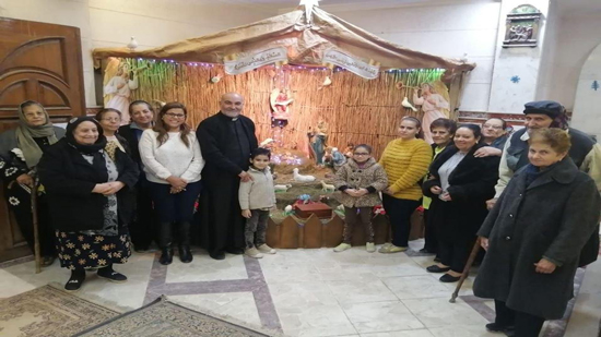 صور .. الأب ميشيل شفيق يشارك في حفل أعياد الميلاد بكنيسة العذراء بالإسكندرية