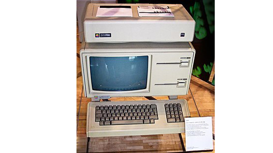 فى مثل هذا اليوم.. أپل ليزا، أول حاسوب شخصي تجاري من شركة أپل يمتلك واجهة مستخدم رسومية وفأرة حاسوب