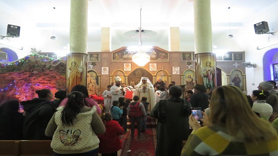  الأنبا عمانوئيل يترأس القداس الألهى لعيد الغطاس بأرمنت الحيط 
