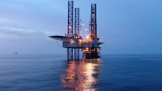 مصر توقع 9 اتفاقيات للبحث عن البترول والغاز بإستثمارات أكثر من 452 مليون دولار بالمتوسط والصحراء الغربية
