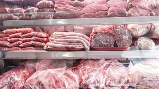 برلماني يتوقع انخفاض أسعار اللحوم