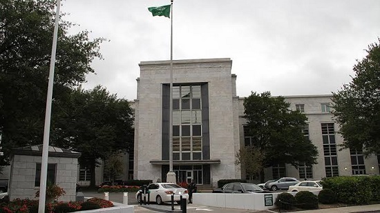 السفارة السعودية بواشنطن ترد على الاتهامات بقرصنة هاتف مؤسس أمازون 
