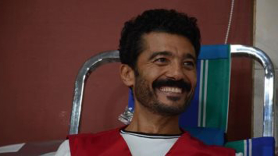 لقاء الخميسى تدعم خالد النبوى بعد تعافيه من وعكته الصحية: 