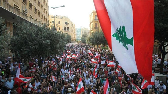 بعد أيام من توليها المسؤولية.. متظاهرون يطالبون بتنحي الحكومة اللبنانية