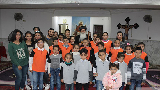 الأنبا اسحق يلتقى أطفال التربية الكنسية بدير القمص يسى بطما