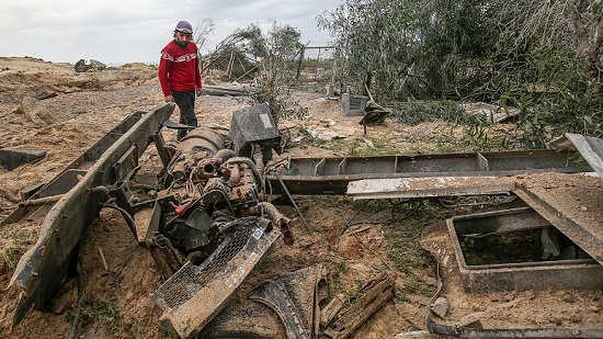 بعد إطلاق صواريخ من غزة...اسرائيل تقصف أهدافا لحماس
