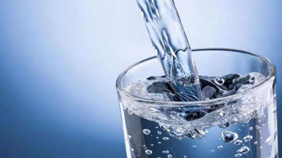 علماء يدرسون إمكانية استخلاص مياه للشرب من الهواء
