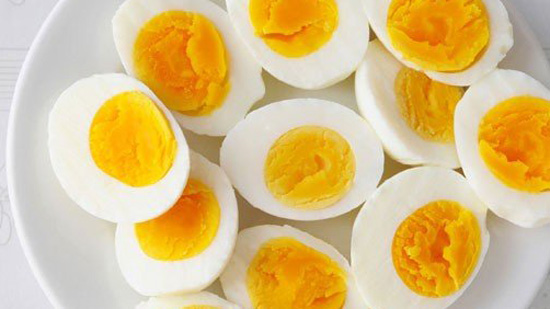 تناوله يوميا.. البيض يحمى من أمراض خطيرة