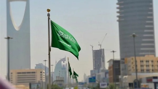 السعودية توضح حقيقة إلغاء نظام الكفيل للوافدين