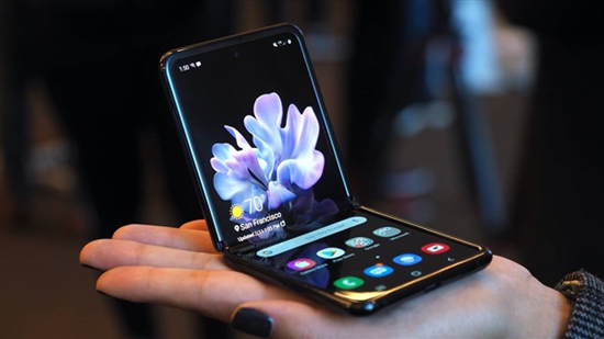 رسميا.. سامسونج تطلق هاتفها القابل للطي Galaxy Z Flip (الأسعار والمواصفات)