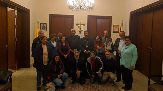 الأنبا باخوم يلتقي مسؤولى الأنشطة الرسولية الكاثوليكية 