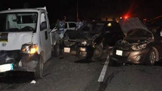 إصابة 14 شخصا في حادث تصادم بين أتوبيس وسيارة أجرة بالمنيا
