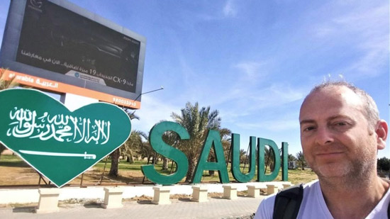 مدون إسرائيلي من السعودية : حلم بعض السعوديين زيارة تل أبيب 
