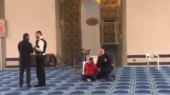 ملية طعن في مسجد بشمال لندن